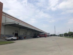 鐘秀東路標準廠房，12米16噸行車，升降平臺，大車方便