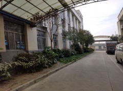 港閘區(qū)廠房出租，靠近南通理工學(xué)院，一棟3層，有電梯